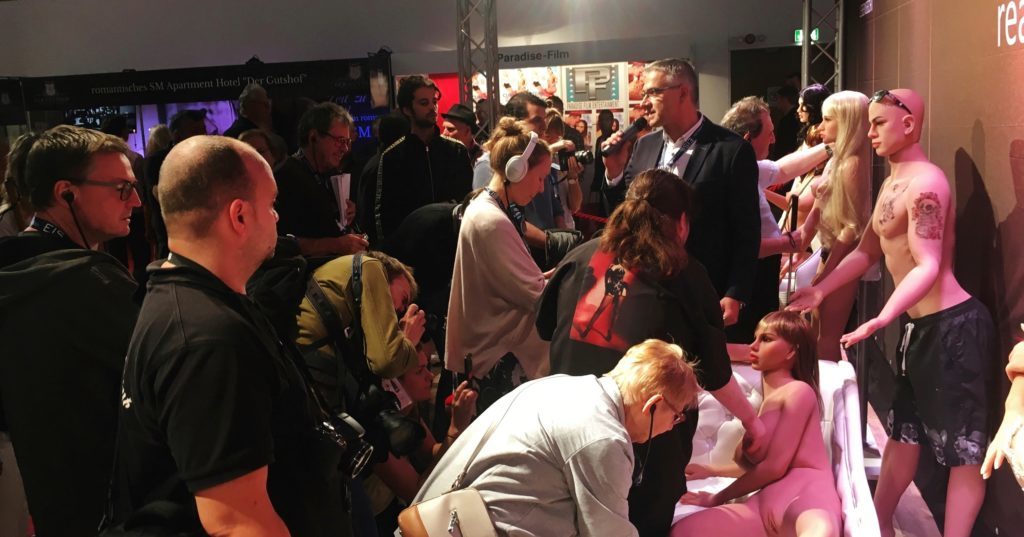 RS DOLL Live TV 1024x537 2